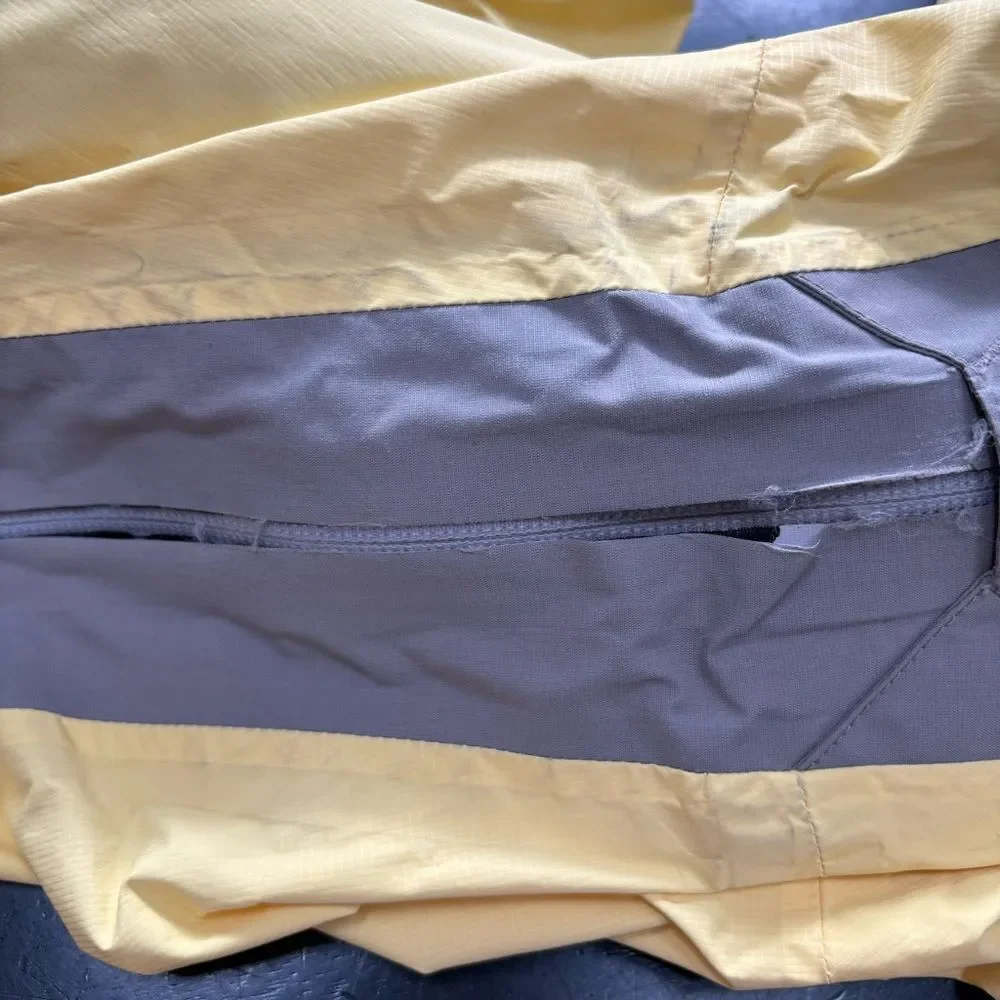 Columbia Titanium yellow waterproof ski coat w removable puffer jacket size M
